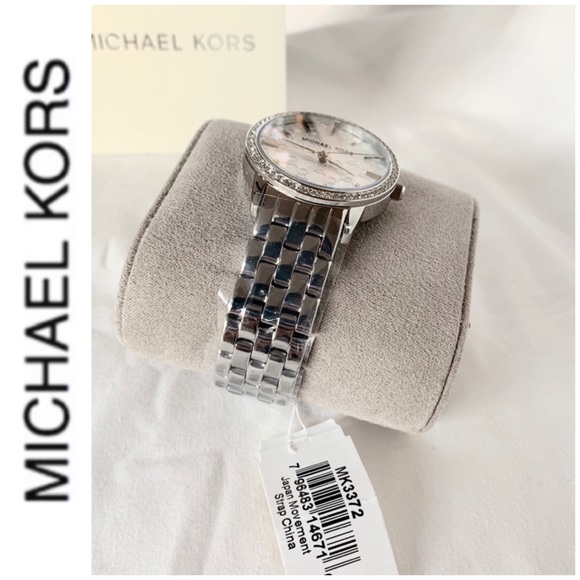 NWT authentic MK Silver tone monogram watch - Picture 5 of 6